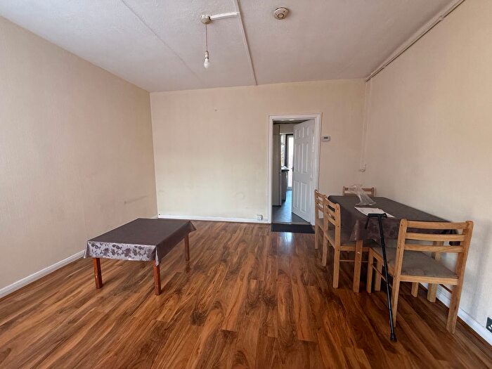2 Bedroom Flat To Rent In Livingstone Road, Southall, UB1