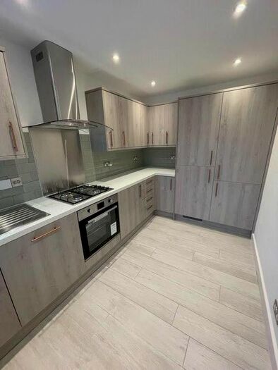 3 Bedroom Detached House To Rent In Linden Avenue, Coulsdon CR5