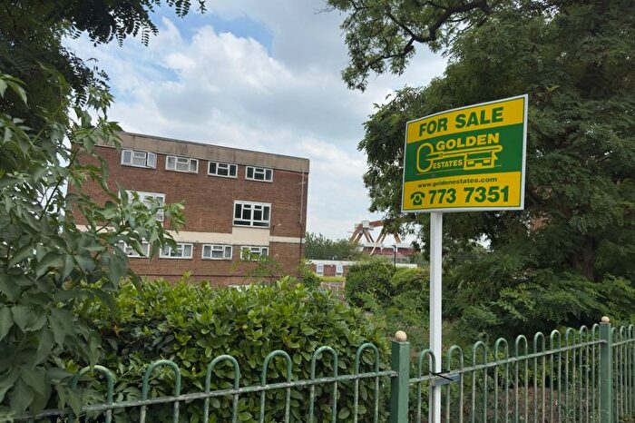 3 Bedroom Flat For Sale In Hindlow Close, Birmingham, B7