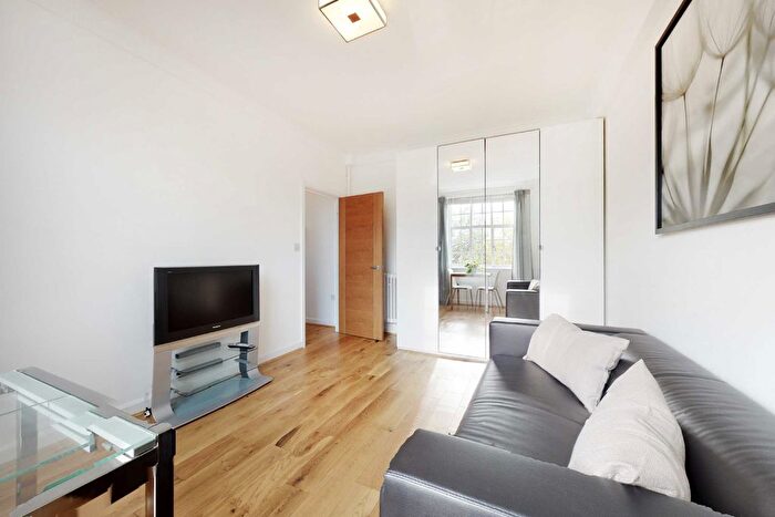 1 Bedroom Flat To Rent In Mortimer Court, Abbey Road, London, NW8