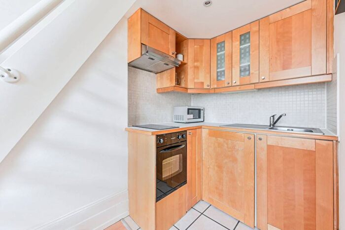 Studio To Rent In Claverton Street, Pimlico, London, SW1V