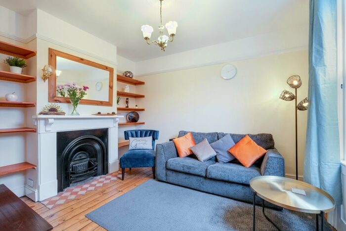 3 Bedroom Flat To Rent In Fatherson Road, Reading, RG1