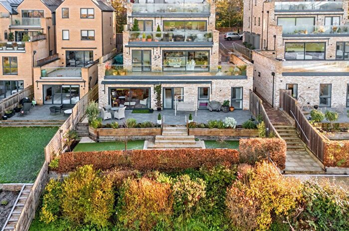 3 Bedroom Flat For Sale In Chilbolton Avenue, Winchester, Hampshire, SO22