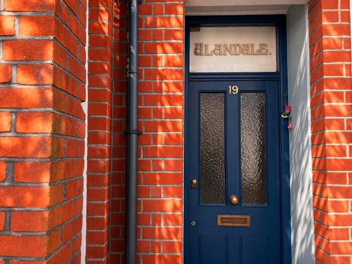 3 Bedroom Terraced House For Sale In Foord Street, Rochester, ME1