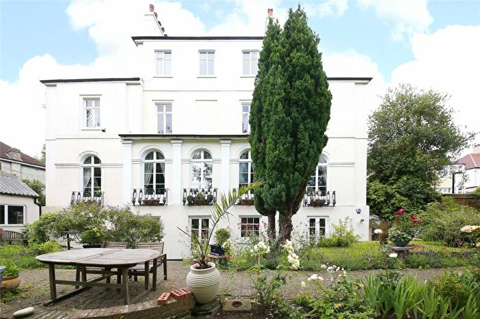 2 Bedroom Apartment To Rent In Grange Hill, London, SE25