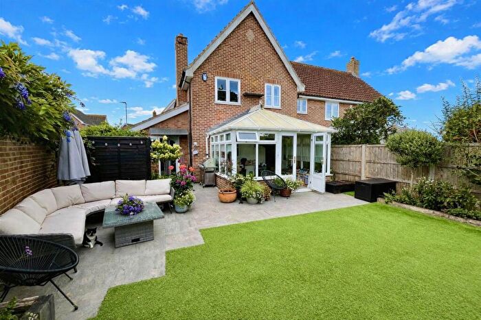 4 Bedroom House For Sale In Springfield Way, Hingham, NR9