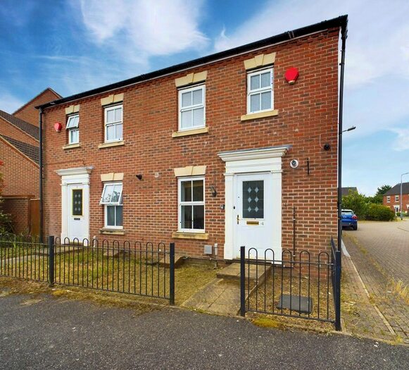 3 Bedroom Semi-Detached House To Rent In Austen Way, Slough, Berkshire, SL3