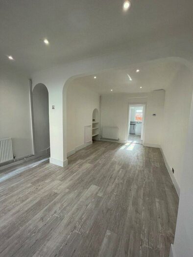 3 Bedroom Terraced House To Rent In New Street, Gloucester, GL1