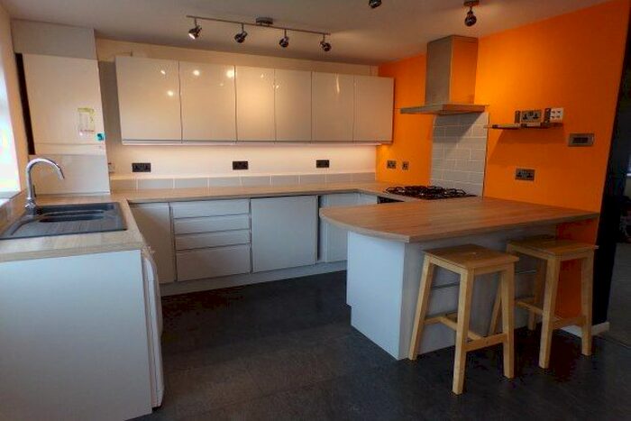 3 Bedroom Semi-Detached House To Rent In Fulwood, Preston, PR2