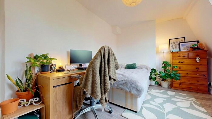 6 Bedroom Terraced House To Rent In Newark Street, E1