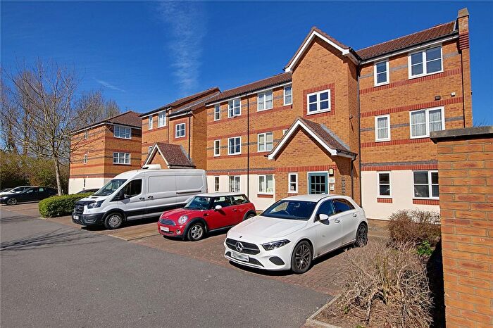 2 Bedroom Flat For Sale In Dundas Mews, Enfield, EN3