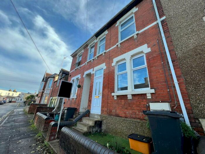 2 Bedroom House To Rent In Town Centre, SN1