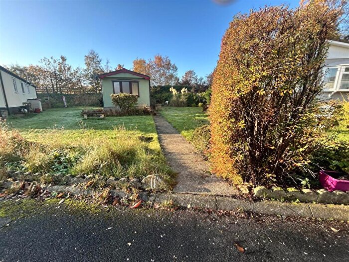2 Bedroom Park Home For Sale In Elland Hall Caravan Park, HX5