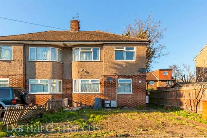 2 Bedroom Maisonette To Rent In Acacia Road, Mitcham, CR4