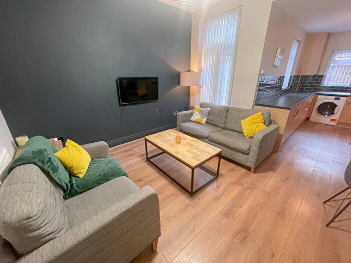 4 Bedroom Terraced House For Sale In Hannan Road, L6