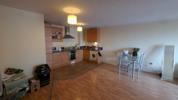 2 Bedroom Flat To Rent In Flat Aspect, LS2