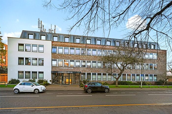 2 Bedroom Flat For Sale In High Street, Rickmansworth, Hertfordshire, WD3