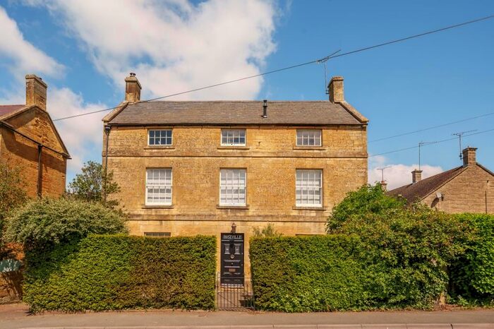 1 Bedroom Flat To Rent In Moreton-In-Marsh, Gloucestershire, GL56