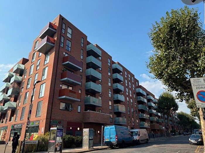 3 Bedroom Flat To Rent In Dovetail Place, Lawrence Road, N15