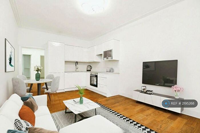 3 Bedroom Terraced House To Rent In Broughton Street, Edinburgh, EH1