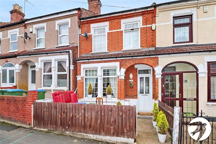 3 Bedroom Terraced House For Sale In Edwards Road, Belvedere, DA17