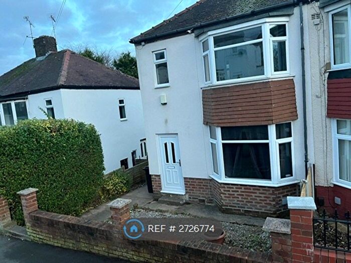 3 Bedroom Semi-Detached House To Rent In Hollinsend Avenue, Sheffield, S12