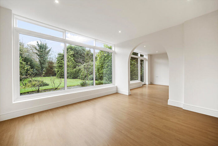 4 Bedroom Detached House To Rent In The Heronry, Hersham, Walton-on-Thames, KT12