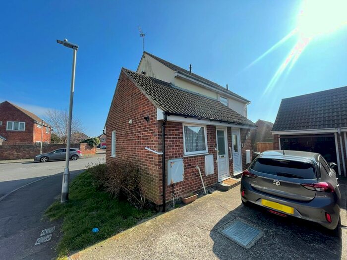 2 Bedroom Maisonette To Rent In Lupin Way, Clacton-On-Sea, CO16