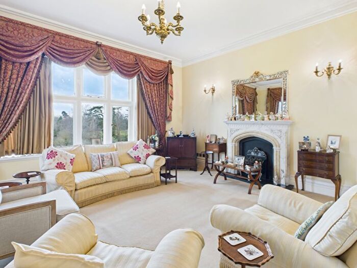 2 Bedroom Flat For Sale In North Frith Park, Tonbridge, TN11