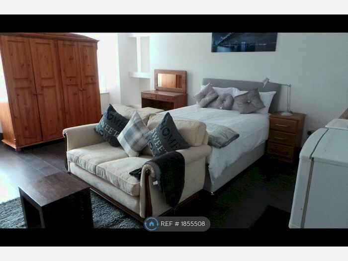 Studio To Rent In Paisley Road West, Glasgow, G51