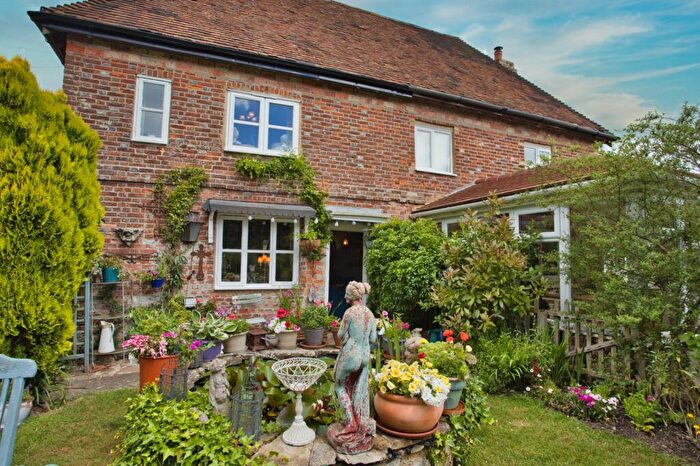 3 Bedroom Semi Detached House For Sale In Canterbury Road, Etchinghill, Folkestone, Kent, CT18