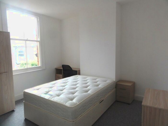 3 Bedroom Apartment To Rent In Ecclesall Road, Sheffield, S11