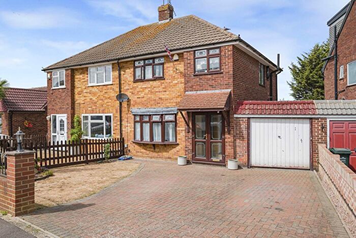 3 Bedroom Property For Sale In Vanessa Way, Bexley, DA5