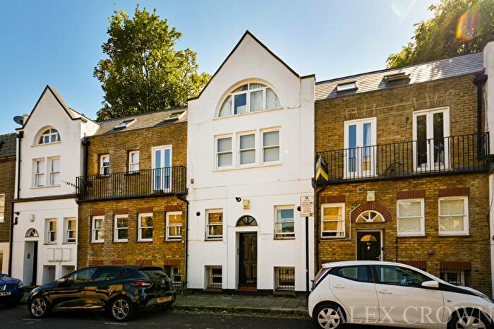 3 Bedroom Flat To Rent In Leigh Road, Highbury, N5