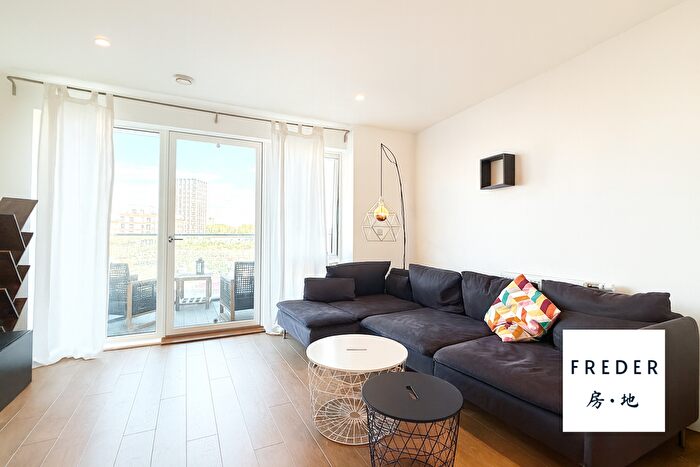 1 Bedroom Flat To Rent In Vallans Court, Bromley By Bow, E3