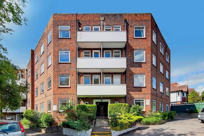 3 Bedroom Flat To Rent In Kingston Hill, Kingston Hill, Kingston Upon Thames, KT2