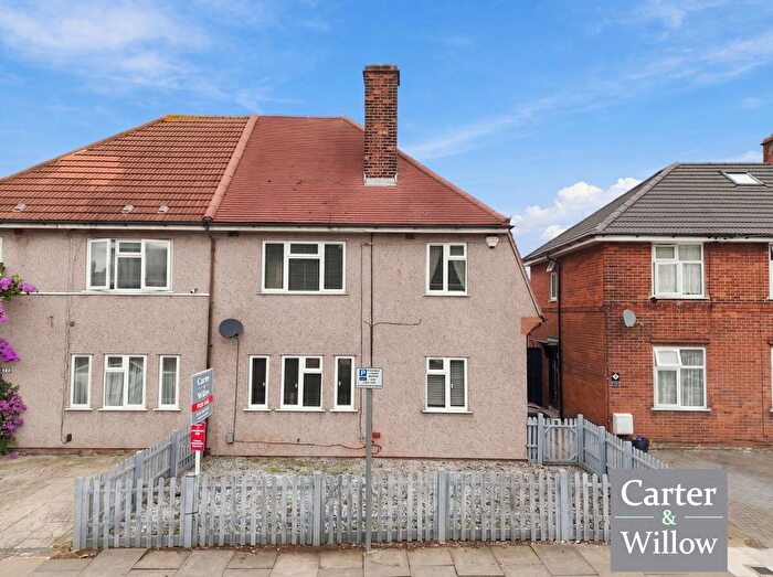 1 Bedroom Semi-detached House For Sale In Longbridge Road, Dagenham, RM8