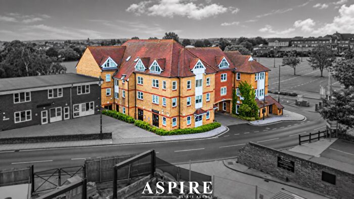 1 Bedroom Flat To Rent In Websters Court, Rayleigh, SS6