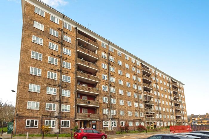 3 Bedroom Flat For Sale In Penrose Street, London, SE17