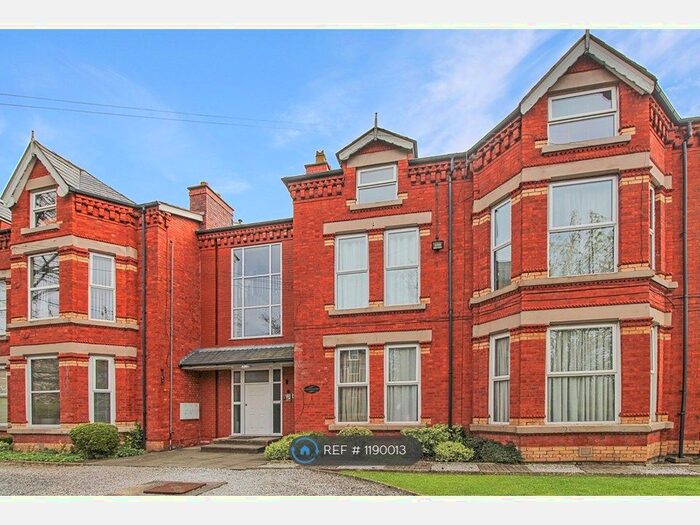 2 Bedroom Flat To Rent In Aigburth Road, Liverpool, L17