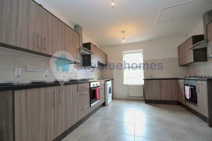 7 Bedroom Terraced House To Rent In Kimberley Road, Leicester, LE2