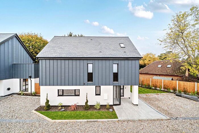 4 Bedroom Detached House For Sale In Penlan, Kingfield Green, Woking, GU22