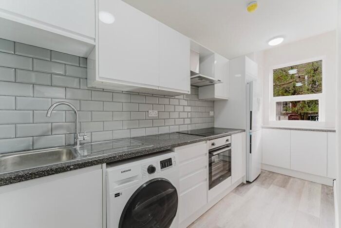 5 Bedroom Flat To Rent In Pitshanger Lane, W5