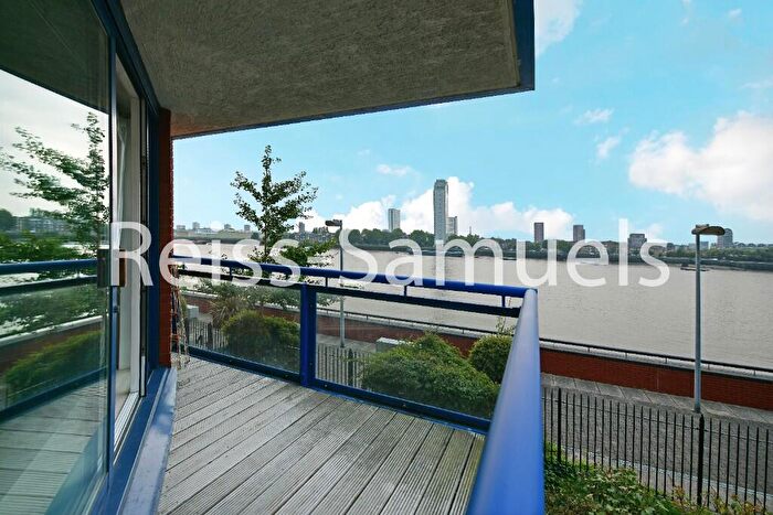 2 Bedroom Apartment To Rent In Nova Building, Newton Place, London, E14