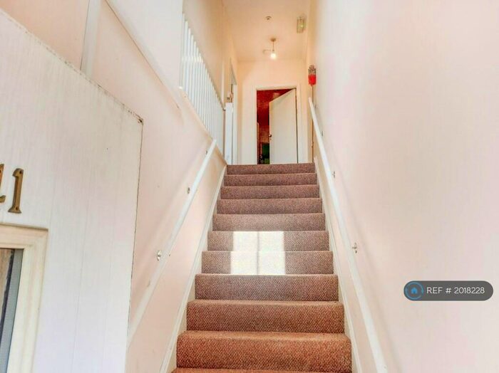 Studio To Rent In Wensleydale, Luton, LU2