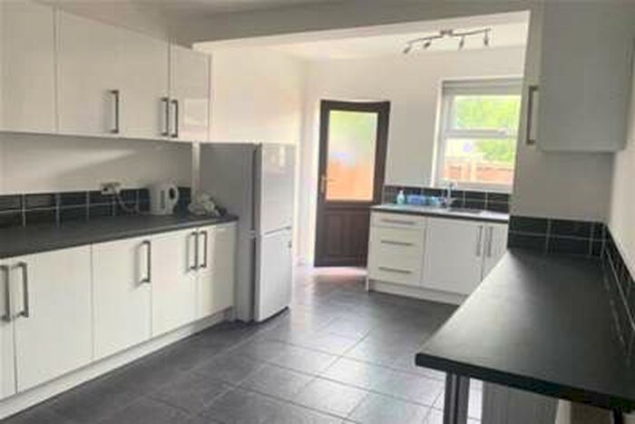 3 Bedroom Town House To Rent In Campbell Grove, Nottingham, NG3