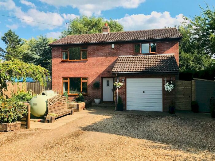 3 Bedroom Detached House For Sale In Vicarage Close, Holbeach, Spalding, PE12