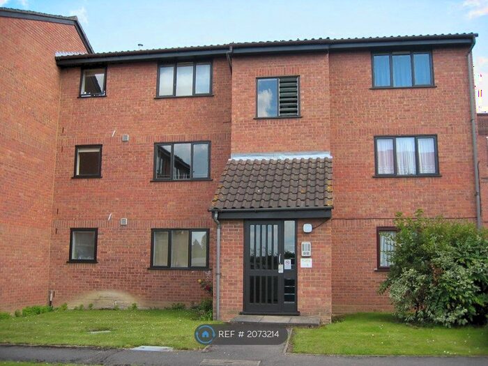 Studio To Rent In King Georges Avenue, Watford, WD18