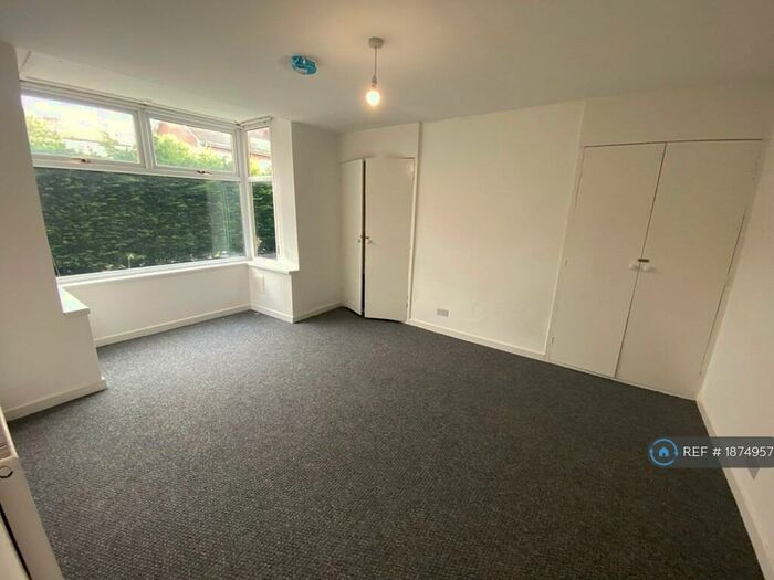 Studio To Rent In Osborne Road, Tuebrook, Liverpool, L13