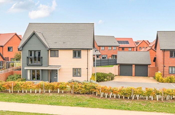 4 Bedroom Detached House For Sale In Littlebrook Lane, Wootton, Bedford, MK43